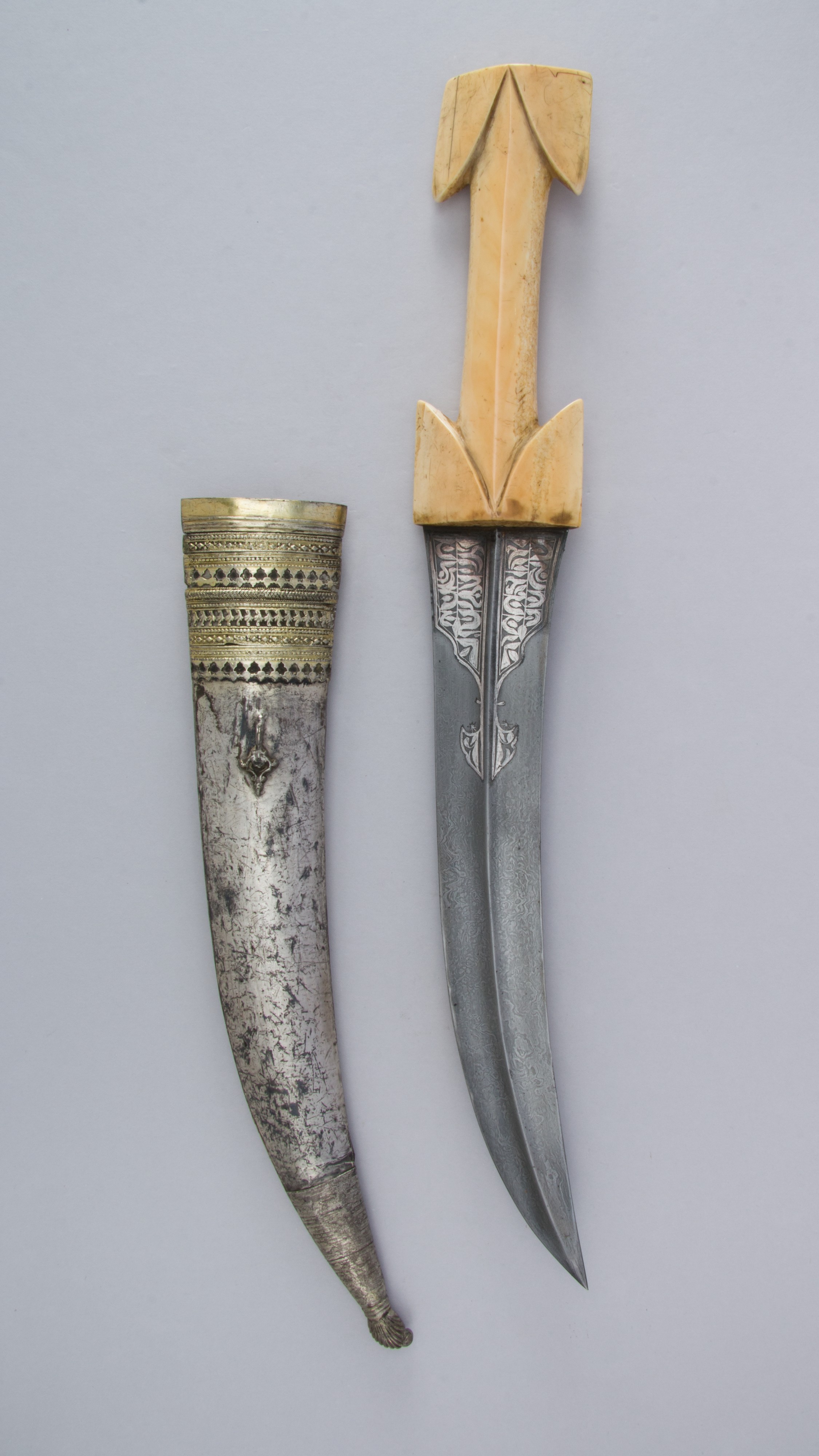 Workshop of Ahmed Tekelü, Short Sword (Yatagan) from the Court of Süleyman  the Magnificent (reigned 1520–66), Turkish, Istanbul