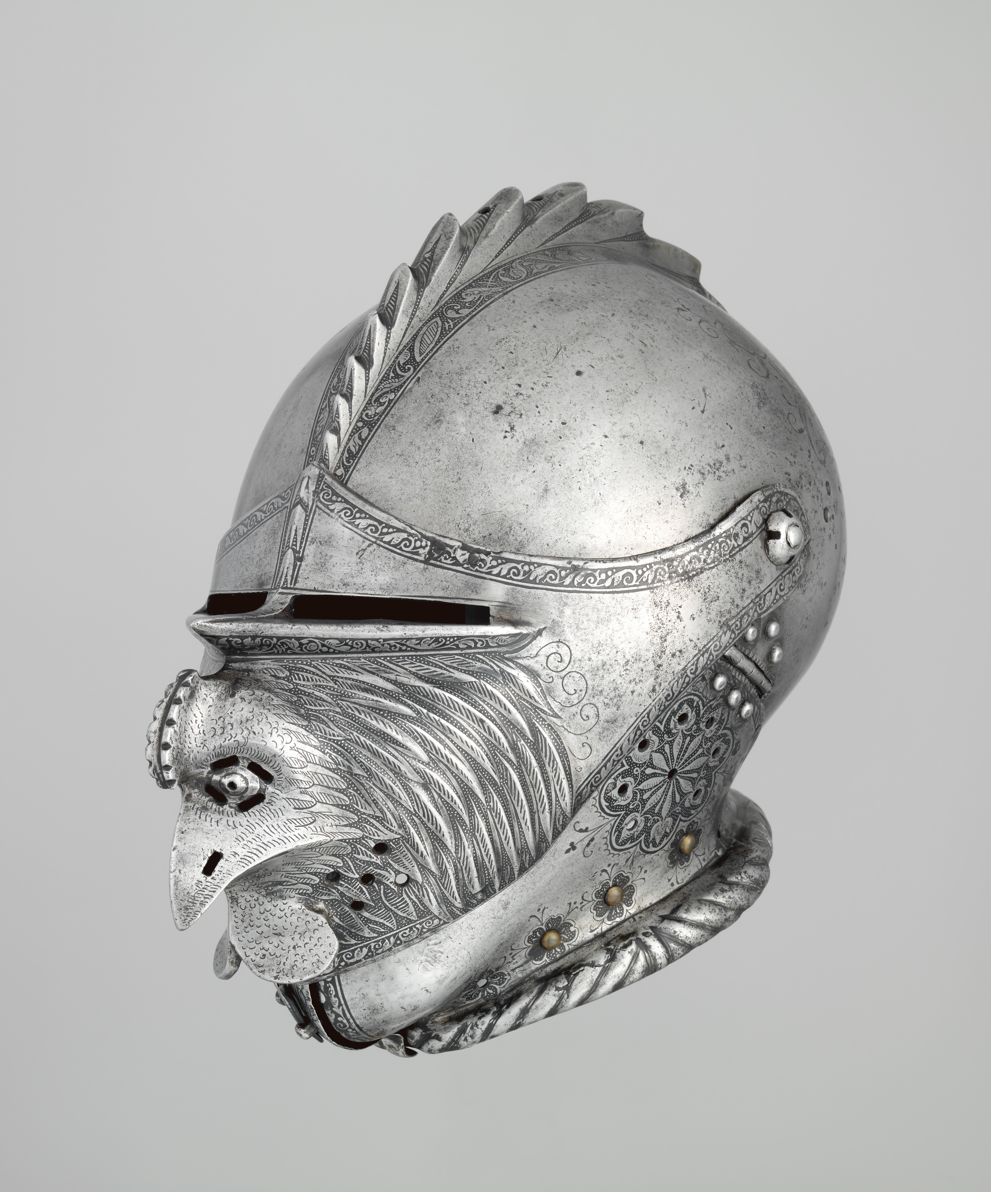 knight helmet drawing front