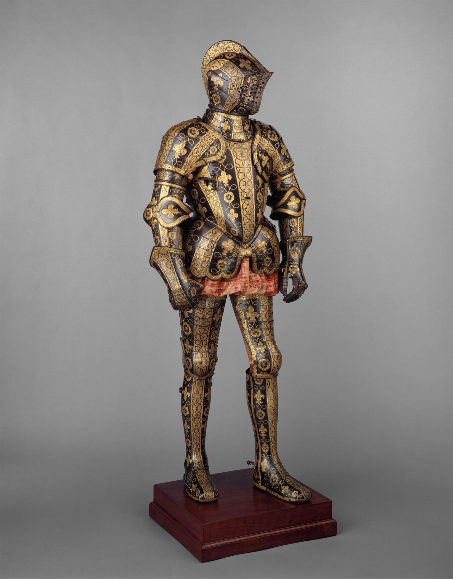 Knight armor set of George Clifford, middle of the 16th century
