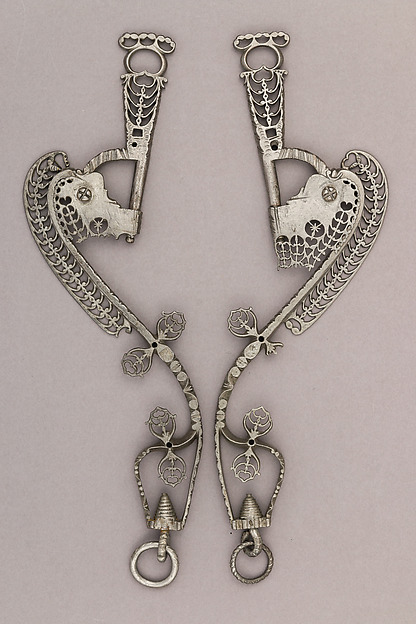 Cheekpieces of a Curb Bit by an unrecorded maker, The Metropolitan Museum of Art