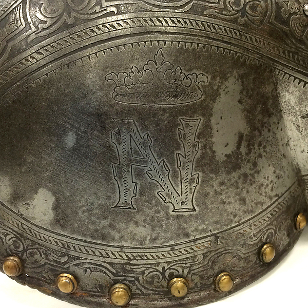 Right Shoulder Defense (Pauldron)
