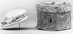 Doll's hat and hatbox, Hat: satin, ribbon, cord<br/>Hatbox: bandbox covered with wallpaper, American
