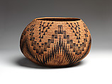 Basket bowl, Lizzy Toby Peters (Washoe, 1865/70-?), Willow and redbud shoots and dyed bracken root 
, Washoe, Native American