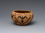 Basket bowl, Maggie Mayo James (Washoe, 1870–1952), Willow and redbud shoots and dyed bracken root, Washoe, Native American
