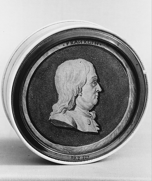 Box with Medallion Top