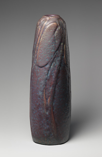 Vase with leaves