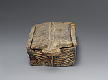 Rectangular wooden cosmetic or amulet box with sliding lid, Wood (poplar?), Alanic