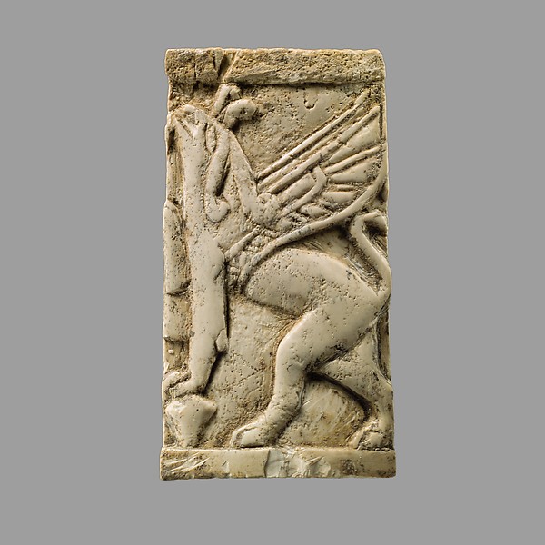 Plaque with griffin 1.85 in. (4.7 cm)