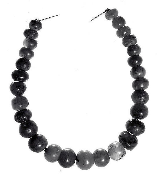 Beads 8.27 in. (21.01 cm)