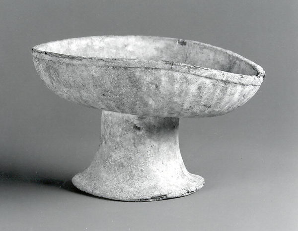 High-footed bowl H. 5.7 cm