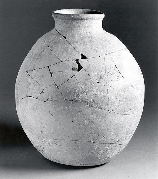 Storage jar 13.98 in. (35.51 cm)