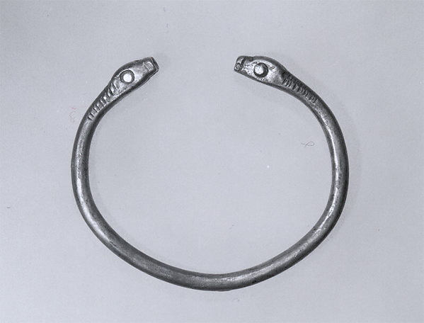 Bracelet 2 11/16 in. (6.8 cm)