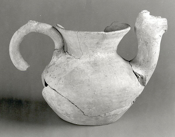 Beak-spouted jug 4.72 in. (11.99 cm)