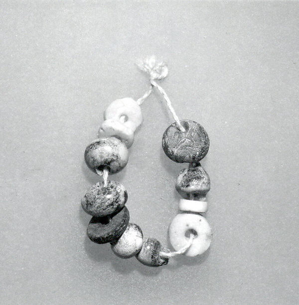 Beads 0.18 x 0.35 x 0.08 in. (0.46 x 0.89 x 0.2 cm)