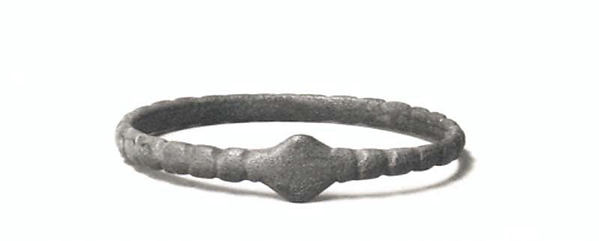 Bracelet 1.37 x 1.62 in. (3.48 x 4.11 cm)