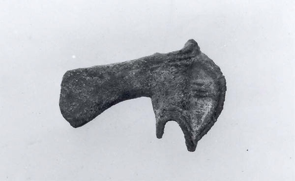 Minature axe head 1.3 x 1.89 in. (3.3 x 4.8 cm)