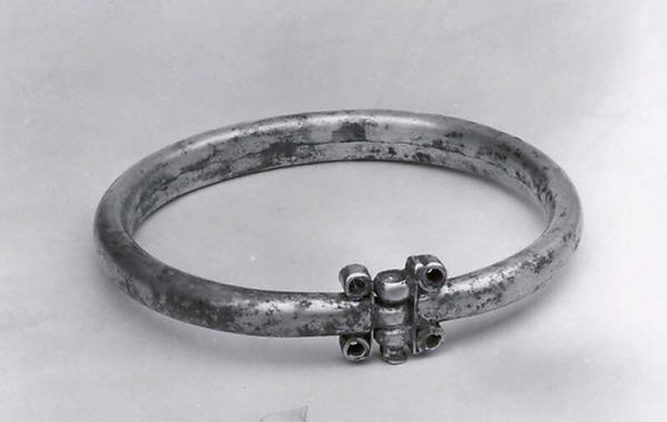 Bracelet 0.28 x 3.82 in. (0.71 x 9.7 cm)