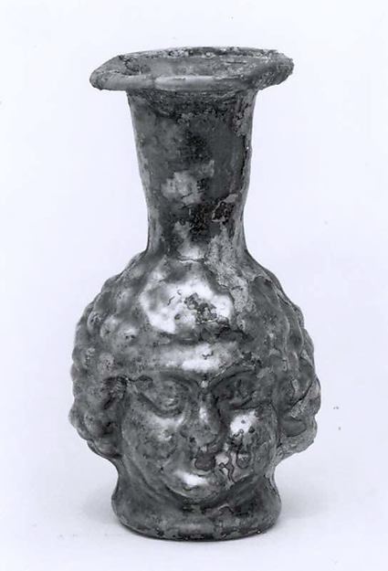 Head-shaped flask 3.31 in. (8.41 cm)