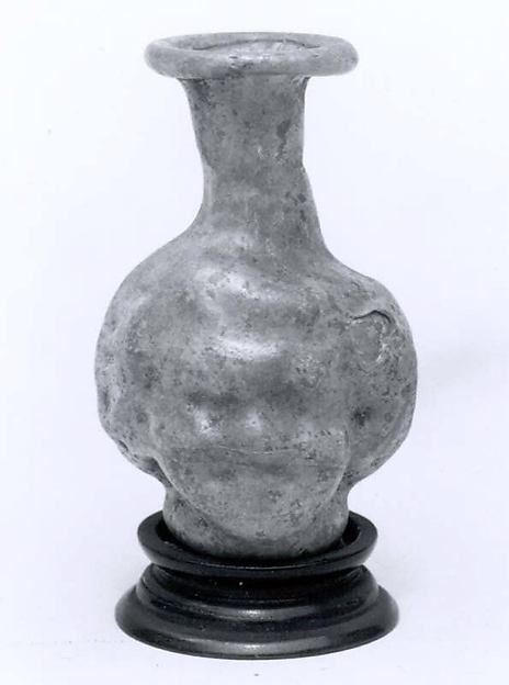 Head-shaped flask 2.62 in. (6.65 cm)
