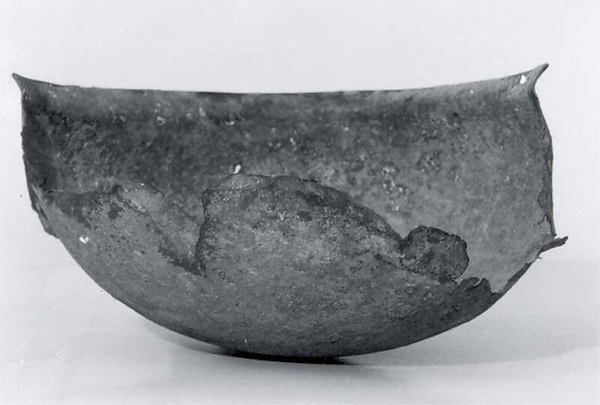 Bronze bowl fragment 2.5 in. (6.35 cm)