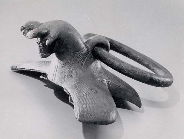 Cauldron attachment: winged bull's head 2.36 x 5.87 x 6.5 in. (5.99 x 14.91 x 16.51 cm)