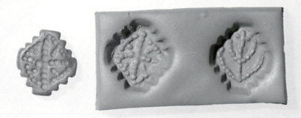 Stamp seal 0.71 x 0.63 in. (1.8 x 1.6 cm)