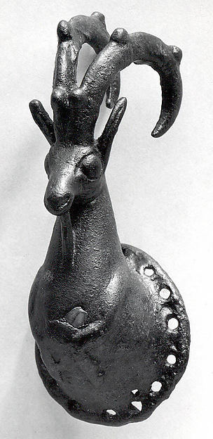 Forepart of an ibex 4.25 in. (10.8 cm)