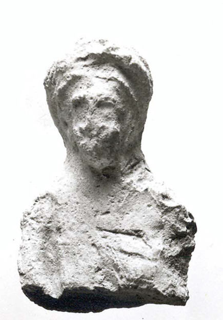 Figure fragment 2.25 x 1.5 in. (5.72 x 3.81 cm)