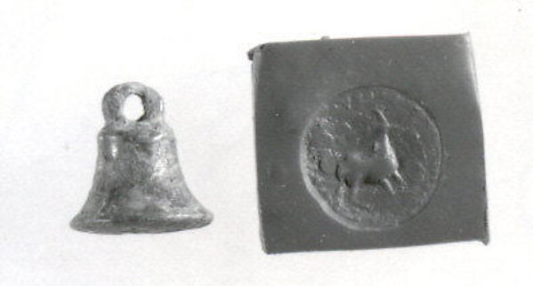 <bdi class="metadata-value">Bell-shaped stamp seal and modern impression: standing quadruped Diameter: 1.37 cm Height: 1.44 cm</bdi>