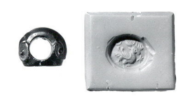 Stamp seal 0.55 x 0.43 x 0.51 in. (1.4 x 1.09 x 1.3 cm)