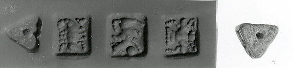Stamp seal 0.51 x 0.43 in. (1.3 x 1.09 cm)