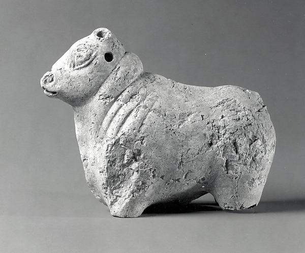 Figure of a bull 4.47 x 2.19 x 5.79 in. (11.35 x 5.56 x 14.71 cm)