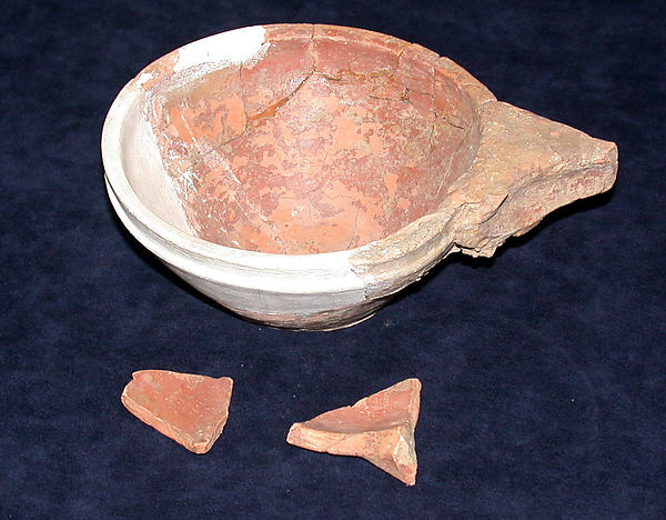 Bowl sherds H. 2-1/2 in. x Diam mouth: 5-1/4 in.