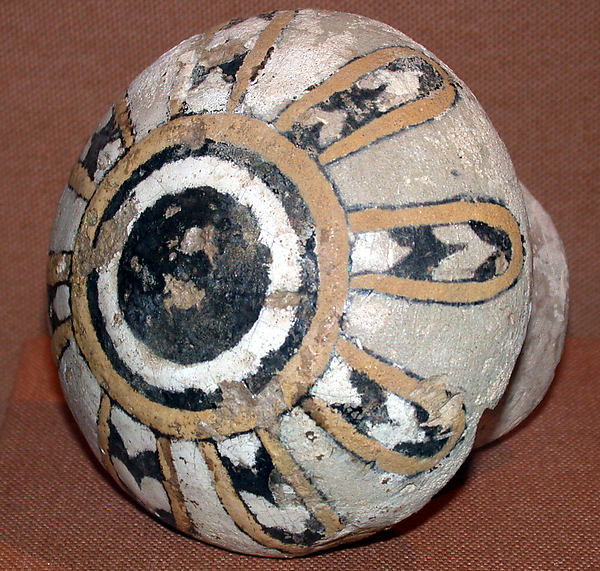 Knob with an eight-petaled rosette 3.27 in. (8.31 cm)