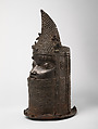 Ùhúnmwèlaò ọ́ghé iyọ́bà (head of a queen mother), Ìgùn Ẹ́rọ̀nwwọ̀n (brass-casting guild) artists, Brass, iron, Edo peoples