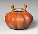 Gourd-shaped bottle, Topará artist(s), Ceramic, slip, Topará