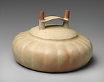Gourd-shaped bottle, Topará artist(s), Ceramic, slip, Topará