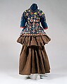 Ensemble, (a) cotton
(b) tapa, Indonesian