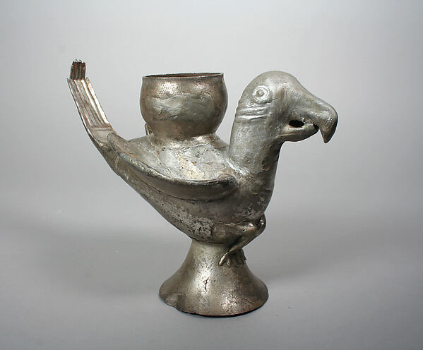 Bird-shaped vessel