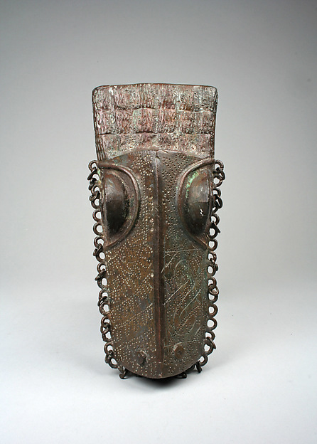 Waist pendant with crocodile head