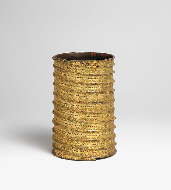 Bracelet with Crocodile Heads by Ìgùn Ẹ́rọ̀nwwọ̀n (brass-casting guild) artists, The Metropolitan Museum of Art