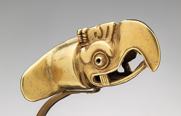 Labret with eagle head