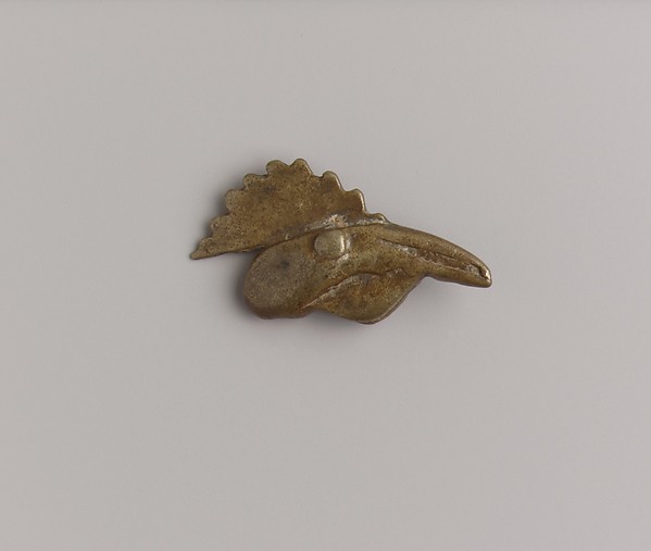 Chicken's head gold weight by Akan artist, The Metropolitan Museum of Art