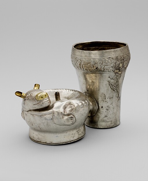 Double-chambered vessel with dog by Chimú artist(s), The Metropolitan Museum of Art