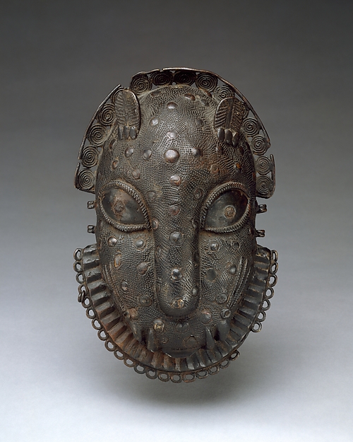 Hip ornament with leopard head