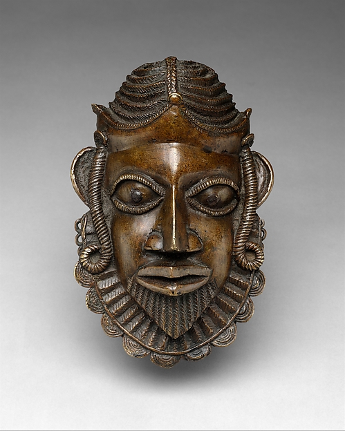 Hip ornament with Portuguese head