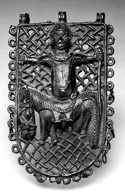 Waist pendant with equestrian figure by Ìgùn Ẹ́rọ̀nwwọ̀n (brass-casting guild) artists, The Metropolitan Museum of Art