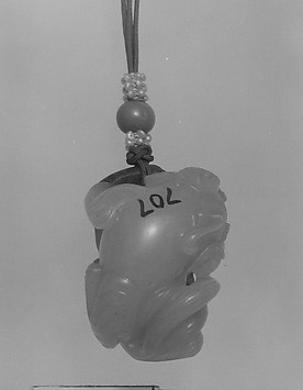 Knotted dragon pendant - China - Eastern Zhou dynasty (770–256 BCE