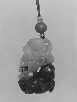 Knotted dragon pendant - China - Eastern Zhou dynasty (770–256 BCE