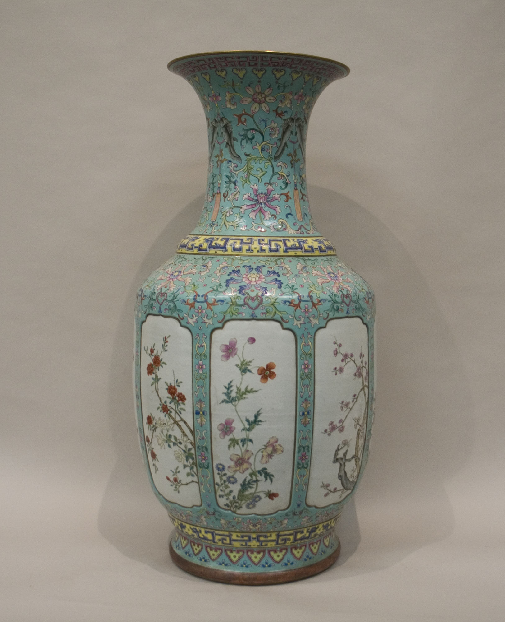 Vase decorated with lotus flowers | China | Qing dynasty (1644–1911 ...